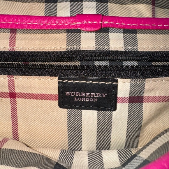 💕 Authentic Burberry pink leather shoulder bag & dust bag - Picture 9 of 10